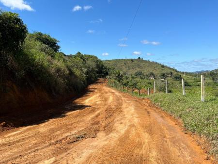 Manutenção avança em estradas vicinais da região do Pau Brasil