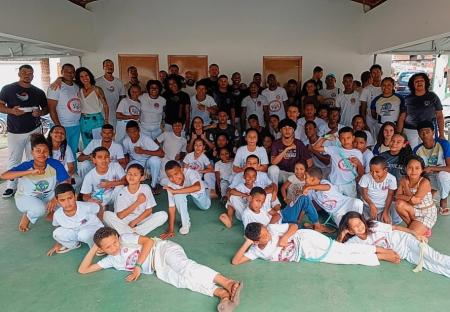 Evento de Capoeira reúne comunidade e promove batizado com graduação